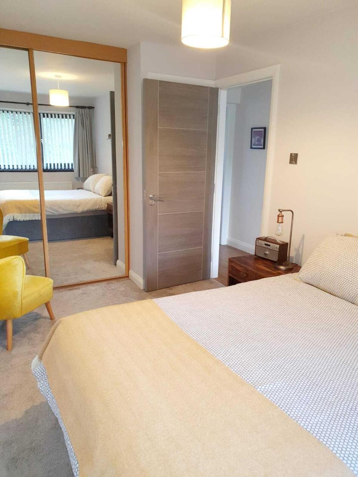 New Lisburn Road Apartment - Free Parking Белфаст Номер фото